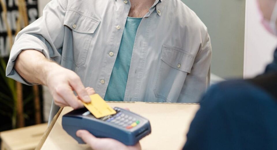 Credit Agricole Kontakt: Jak Skontaktować się z Bankiem?