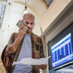 Czy warto trzymać akcje PKO BP przy zmieniającej się sytuacji rynkowej