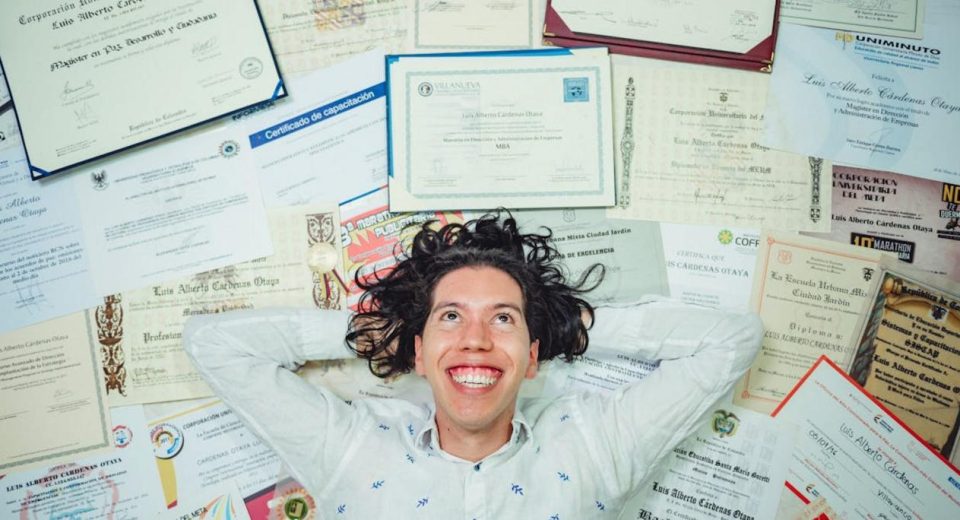 Certyfikat – jak zdobyć potwierdzenie kwalifikacji krok po kroku