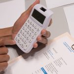 PIT 0 dla młodych: umowa o dzieło i zasiłki są poza zwolnieniem